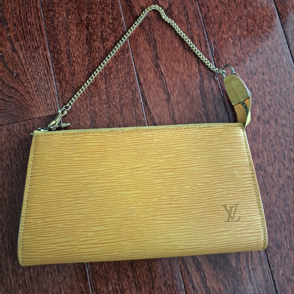 Euc Authenitic Louis Vuttion Epi Yellow Pochette - Picture 1 of 5